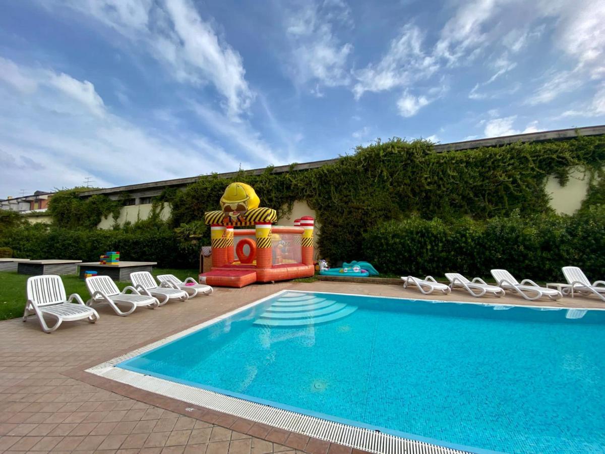 Ferretti Residence Garda Palace Peschiera del Garda Exterior foto
